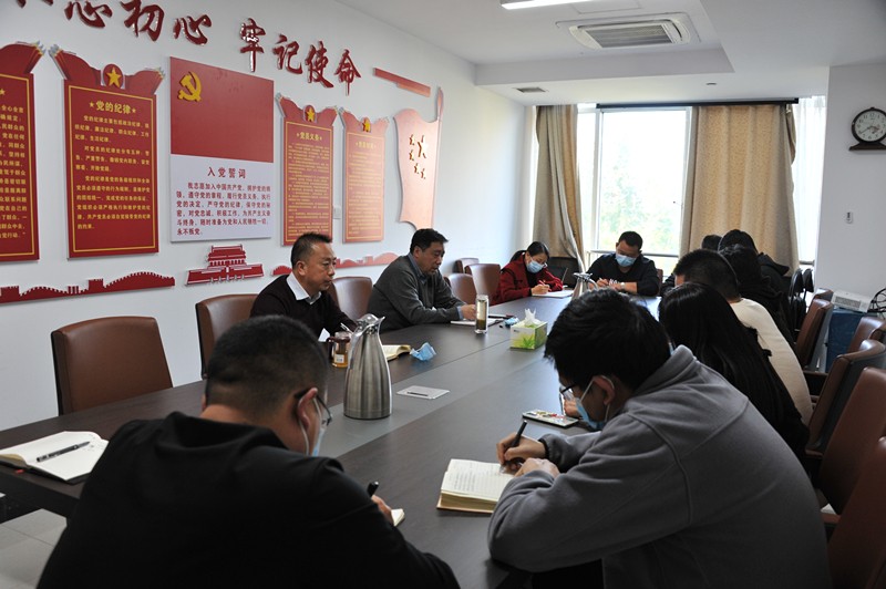 座谈现场一_副本.jpg